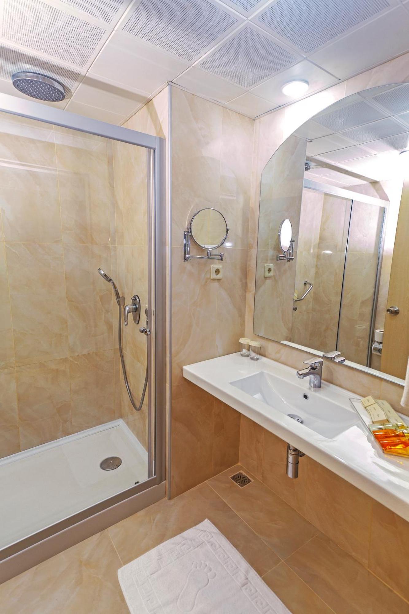 Standard Double or Twin Room Land View